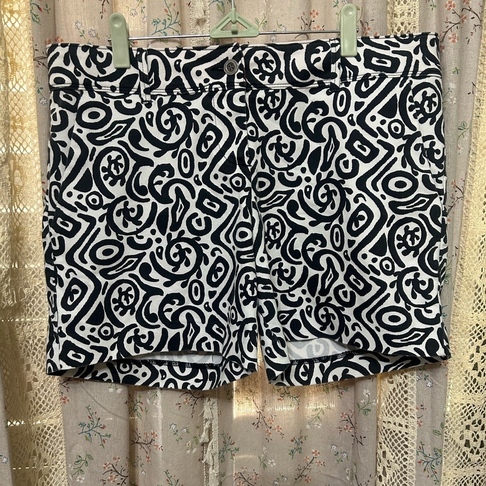 Isaac Mizrahi Black & White Print Tailored Shorts Stretch 12